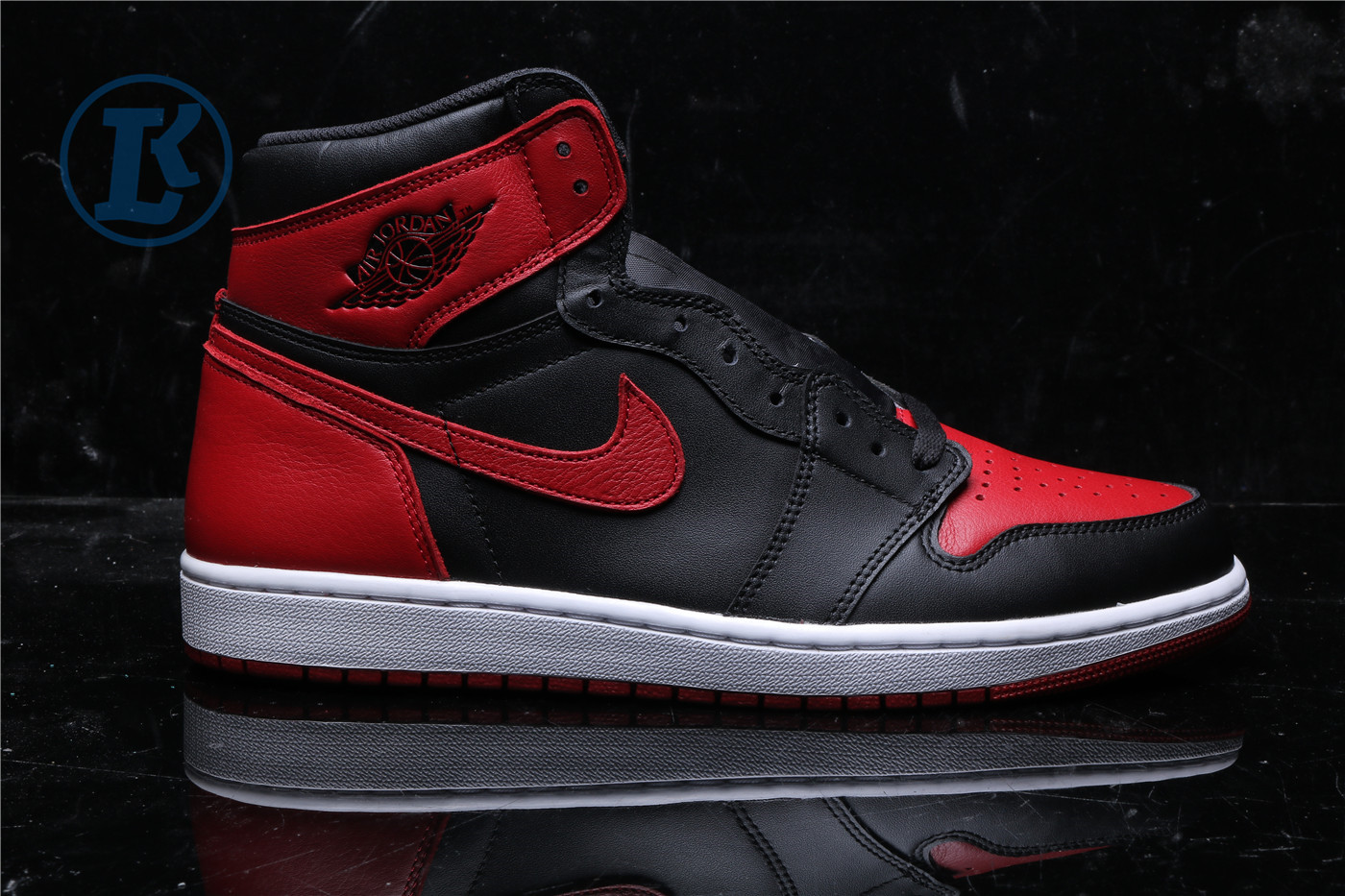 Air Jordan 1 Retro Bred Banned